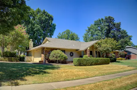 Exterior - 704 E Union Ct, Broken Arrow, OK 74011 photo 12 of 13