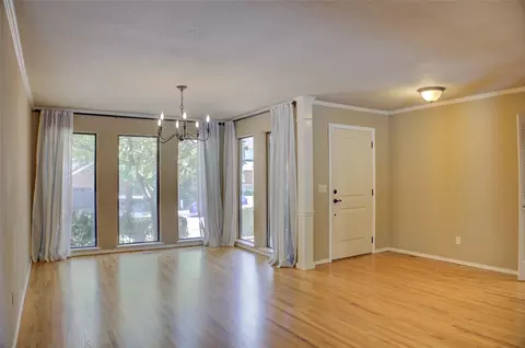 Living - 704 E Union Ct, Broken Arrow, OK 74011 photo 1 of 14