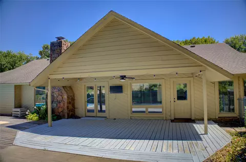Exterior - 704 E Union Ct, Broken Arrow, OK 74011 photo 2 of 13