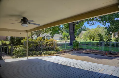 Exterior - 704 E Union Ct, Broken Arrow, OK 74011 photo 5 of 13