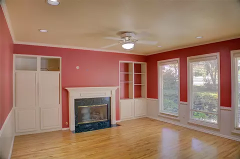 Living - 704 E Union Ct, Broken Arrow, OK 74011 photo 11 of 14