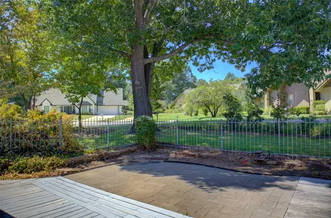 Exterior - 704 E Union Ct, Broken Arrow, OK 74011 photo 4 of 13
