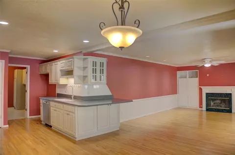 Living - 704 E Union Ct, Broken Arrow, OK 74011 photo 9 of 14