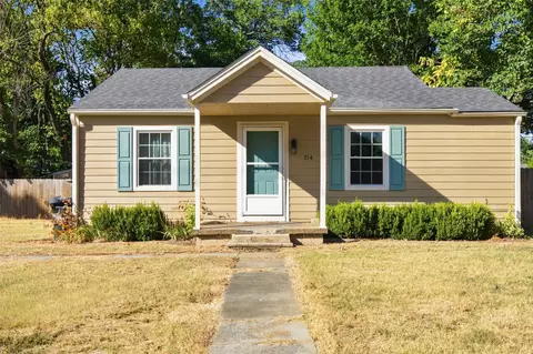 214 W 7th St, Claremore, OK 74017