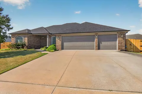 1019 Terri Dr, Bartlesville, OK 74006