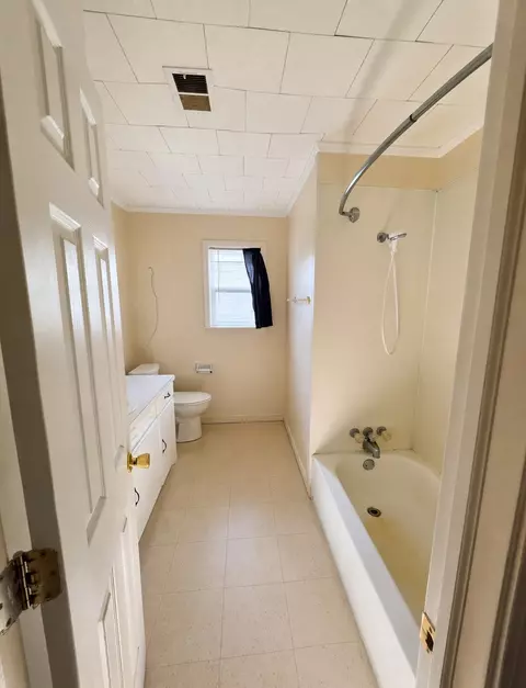 Bath - 217 N Garrison Ave N, Sperry, OK 74073 photo 3 of 4