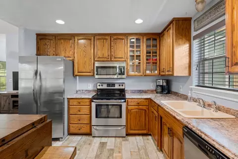 Kitchen - 36415 S 510, Eucha, OK 74342 photo 3 of 3