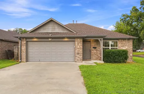 225 E Bryan Ave, Sapulpa, OK 74066