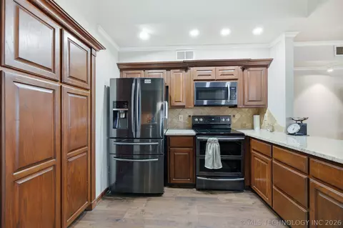 Kitchen - 1334 E 48th St, Tulsa, OK 74105 photo 2 of 4
