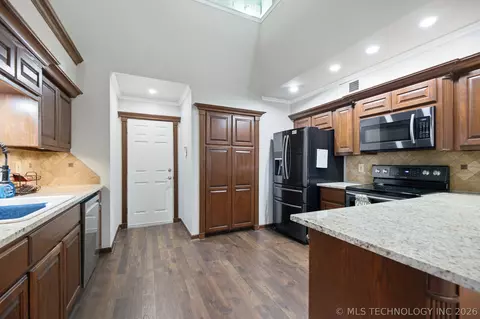 Kitchen - 1334 E 48th St, Tulsa, OK 74105 photo 1 of 4