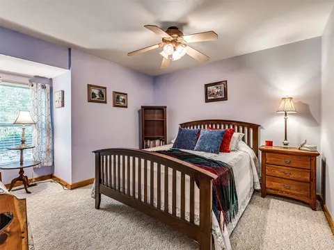 Bedroom - 34052 E 703 Rd, Wagoner, OK 74467 photo 4 of 5