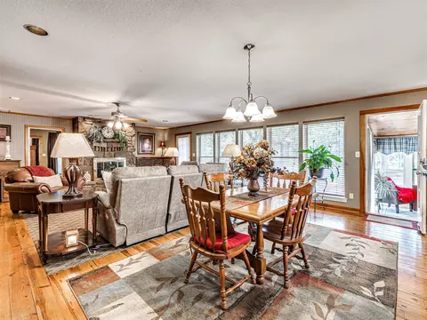 Dining - 34052 E 703 Rd, Wagoner, OK 74467 photo 1 of 3