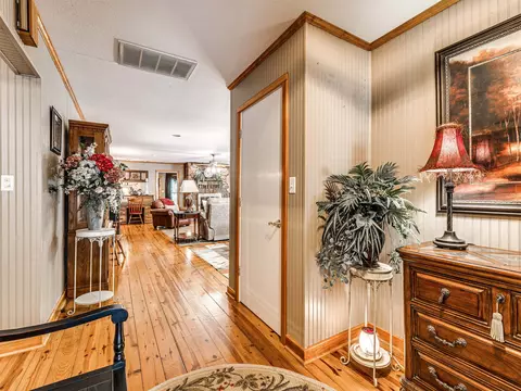 Entry Way - 34052 E 703 Rd, Wagoner, OK 74467 photo 3 of 4