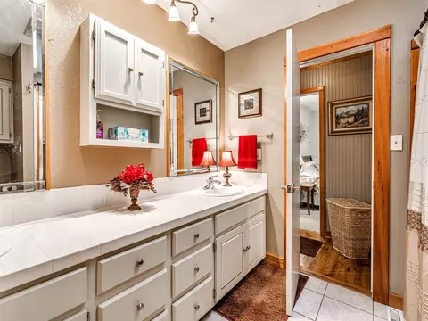 Bath - 34052 E 703 Rd, Wagoner, OK 74467 photo 3 of 3
