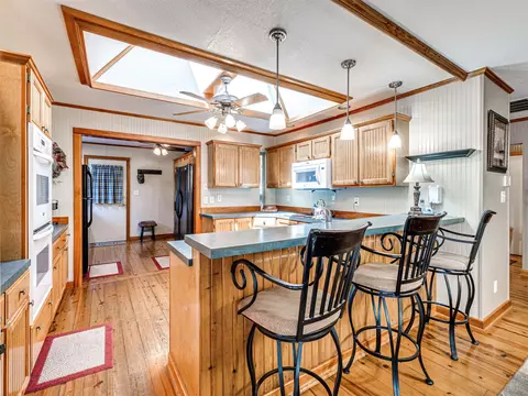 Kitchen - 34052 E 703 Rd, Wagoner, OK 74467 photo 3 of 9