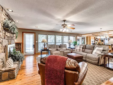 Living - 34052 E 703 Rd, Wagoner, OK 74467 photo 5 of 5