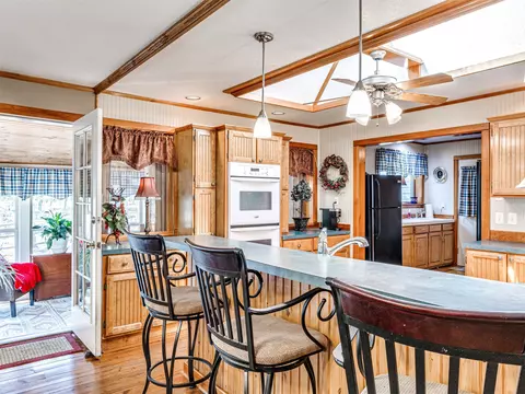 Kitchen - 34052 E 703 Rd, Wagoner, OK 74467 photo 2 of 9
