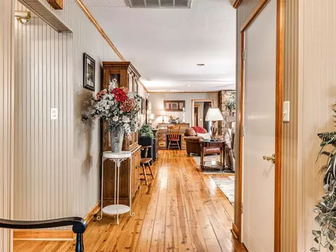Entry Way - 34052 E 703 Rd, Wagoner, OK 74467 photo 2 of 4