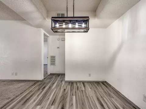 Dining - 2217 E 67th Street S 1502, Tulsa, OK 74136 photo 2 of 2