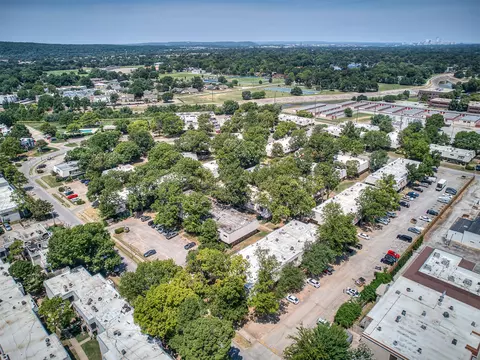 View/Area - 2217 E 67th Street S 1502, Tulsa, OK 74136 photo 5 of 12