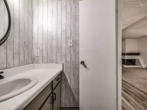 Bath - 2217 E 67th Street S 1502, Tulsa, OK 74136 photo 3 of 3
