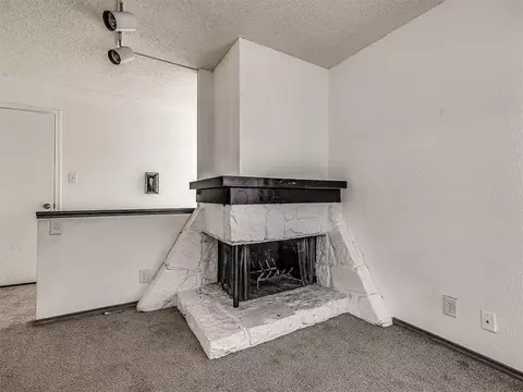 Living - 2217 E 67th Street S 1502, Tulsa, OK 74136 photo 4 of 5