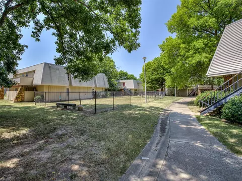 Exterior - 2217 E 67th Street S 1502, Tulsa, OK 74136 photo 6 of 7