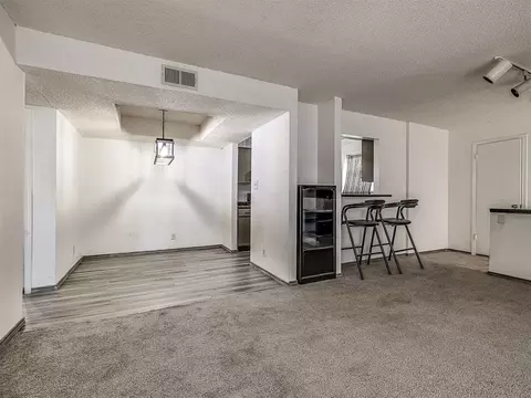 Dining - 2217 E 67th Street S 1502, Tulsa, OK 74136 photo 1 of 2