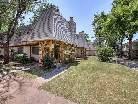 Exterior - 2217 E 67th Street S 1502, Tulsa, OK 74136 photo 5 of 7