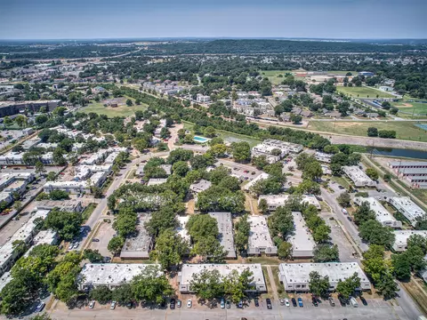 View/Area - 2217 E 67th Street S 1502, Tulsa, OK 74136 photo 12 of 12