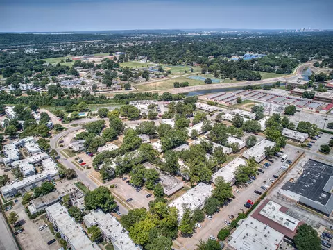 View/Area - 2217 E 67th Street S 1502, Tulsa, OK 74136 photo 6 of 12