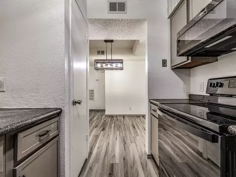 Kitchen - 2217 E 67th Street S 1502, Tulsa, OK 74136 photo 7 of 7