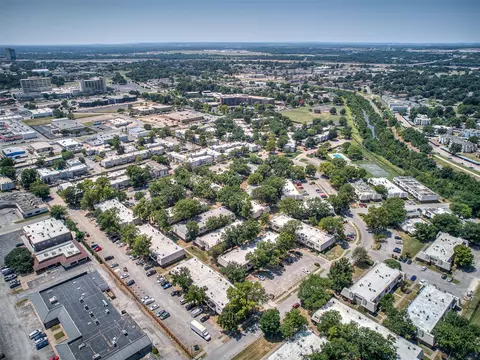View/Area - 2217 E 67th Street S 1502, Tulsa, OK 74136 photo 11 of 12
