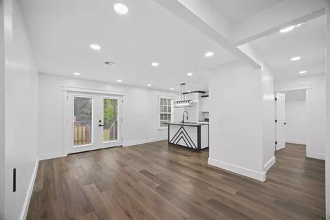 Living - 2542 E Newton Pl N, Tulsa, OK 74110 photo 4 of 5