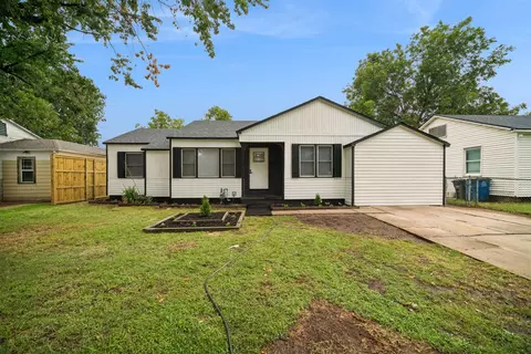 Exterior - 2542 E Newton Pl N, Tulsa, OK 74110 photo 2 of 6