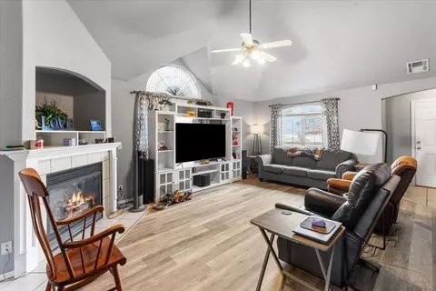 Living - 8517 E Madison St, Broken Arrow, OK 74014 photo 2 of 2
