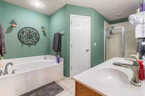 Bath - 8517 E Madison St, Broken Arrow, OK 74014 photo 2 of 5