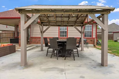 Exterior - 8517 E Madison St, Broken Arrow, OK 74014 photo 9 of 11