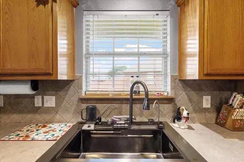Kitchen - 8517 E Madison St, Broken Arrow, OK 74014 photo 2 of 6