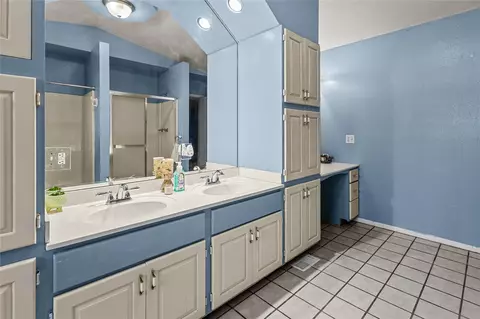 Bath - 509 Sunset Strip, Eufaula, OK 74432 photo 3 of 9