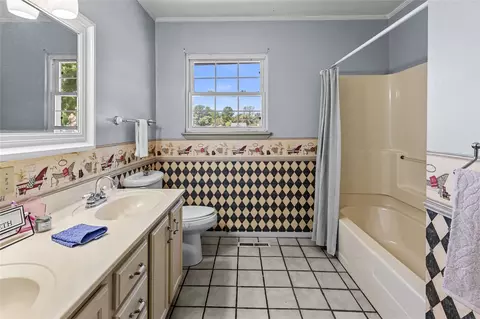 Bath - 509 Sunset Strip, Eufaula, OK 74432 photo 6 of 9