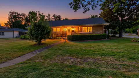 Exterior - 509 Sunset Strip, Eufaula, OK 74432 photo 3 of 26