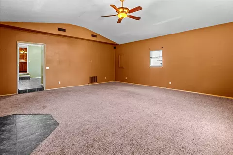 Living - 509 Sunset Strip, Eufaula, OK 74432 photo 6 of 9