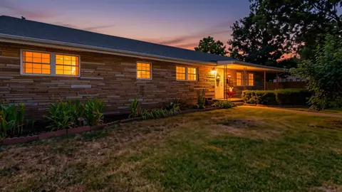 Exterior - 509 Sunset Strip, Eufaula, OK 74432 photo 2 of 26