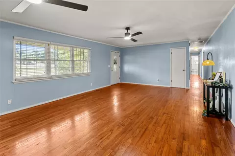 Living - 509 Sunset Strip, Eufaula, OK 74432 photo 5 of 9