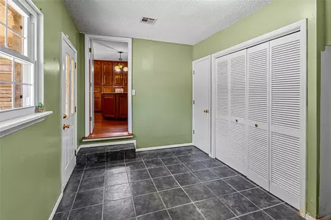 Entry Way - 509 Sunset Strip, Eufaula, OK 74432 photo 2 of 3