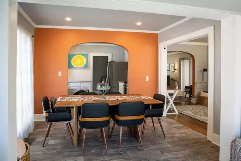 Dining - 2040 E 13th St, Tulsa, OK 74104 photo 3 of 4