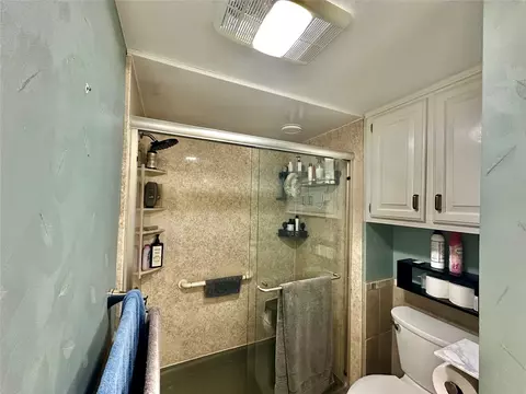 Bath - 3313 E 68th Place 6, Tulsa, OK 74136 photo 2 of 3