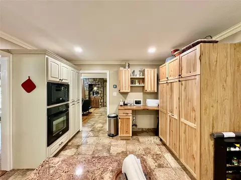 Kitchen - 3313 E 68th Place 6, Tulsa, OK 74136 photo 4 of 6