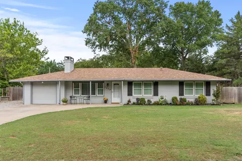 1630 East Dr, Bartlesville, OK 74006